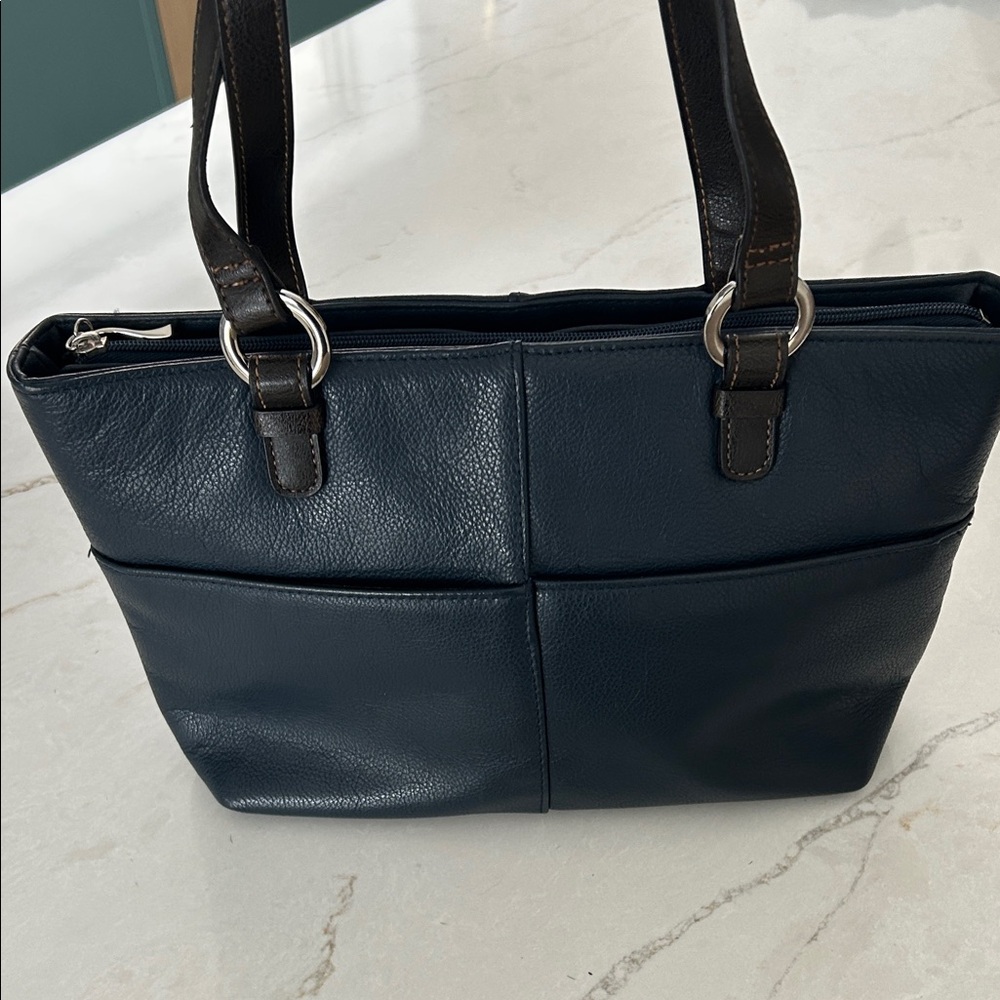 Elegant Navy Leather Medium Bag